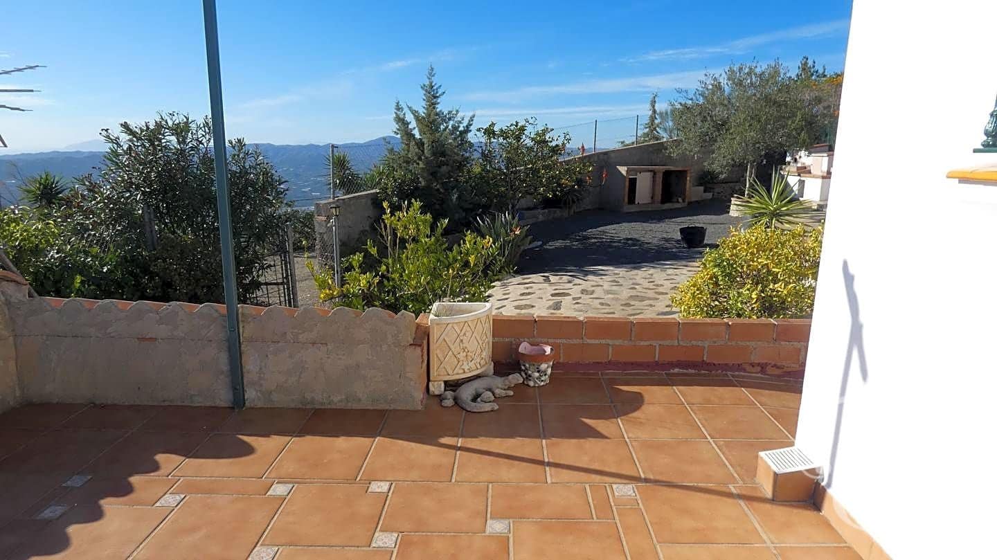 4 soveværelse Villa til salg i Arenas de Velez med swimmingpool garage - € 398.000 (Ref: 7996915)