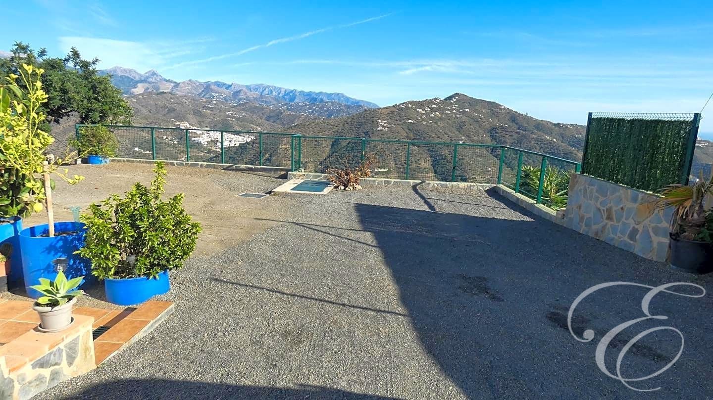 4 soveværelse Villa til salg i Arenas de Velez med swimmingpool garage - € 398.000 (Ref: 7996915)