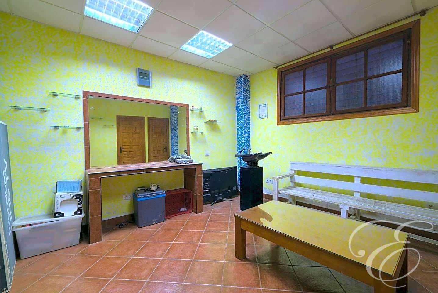 4 soveværelse Villa til salg i Velez-Malaga med garage - € 210.000 (Ref: 8016233)