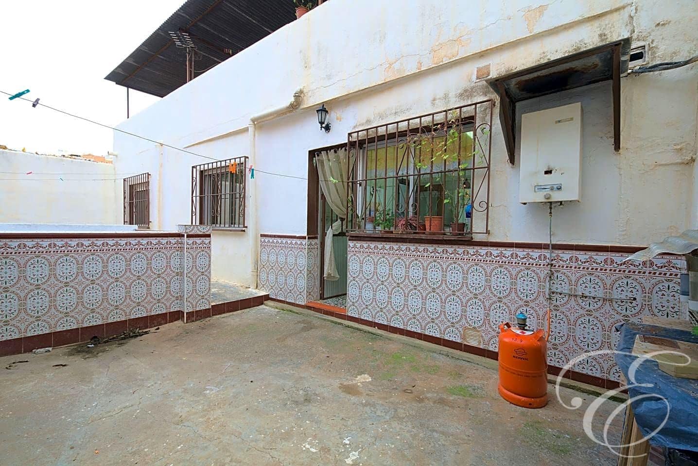 4 soveværelse Villa til salg i Velez-Malaga med garage - € 210.000 (Ref: 8016233)