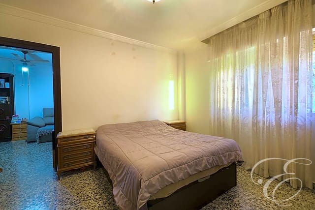 4 soveværelse Villa til salg i Vélez-Málaga med garage - € 210.000 (Ref: 8016233)