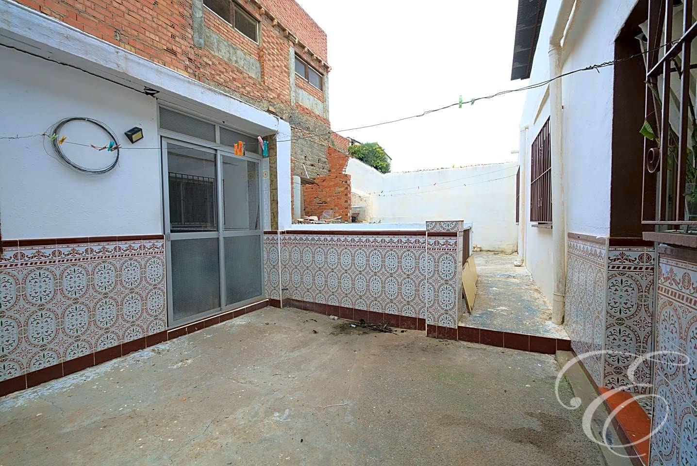 4 soveværelse Villa til salg i Velez-Malaga med garage - € 210.000 (Ref: 8016233)