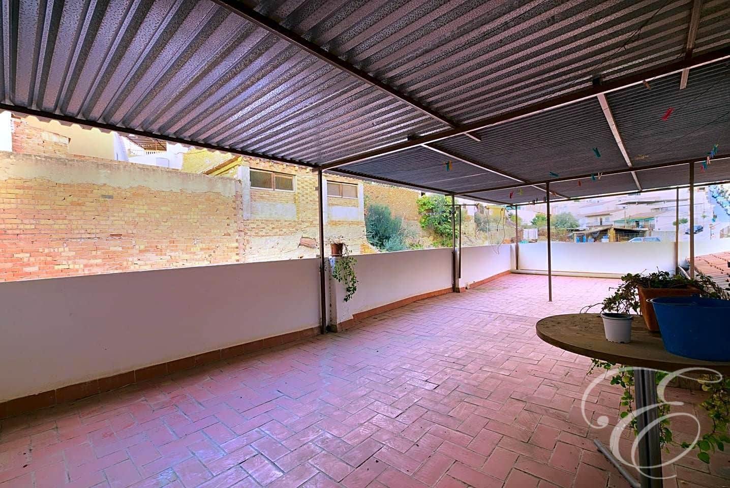 4 soveværelse Villa til salg i Velez-Malaga med garage - € 210.000 (Ref: 8016233)