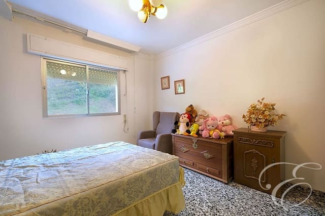 4 soveværelse Villa til salg i Vélez-Málaga med garage - € 210.000 (Ref: 8016233)