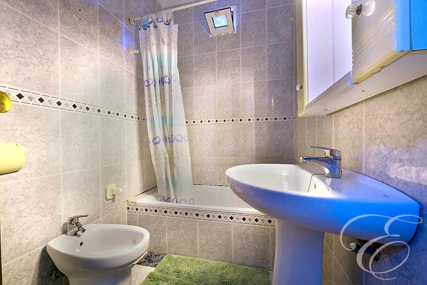 4 soveværelse Villa til salg i Velez-Malaga med garage - € 210.000 (Ref: 8016233)