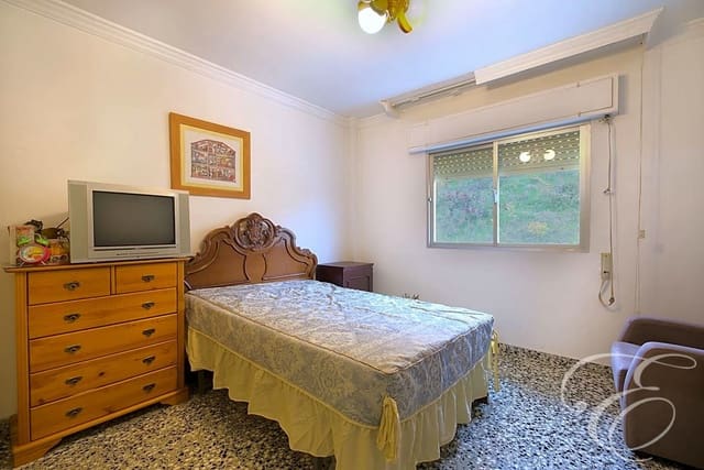 4 soveværelse Villa til salg i Vélez-Málaga med garage - € 210.000 (Ref: 8016233)