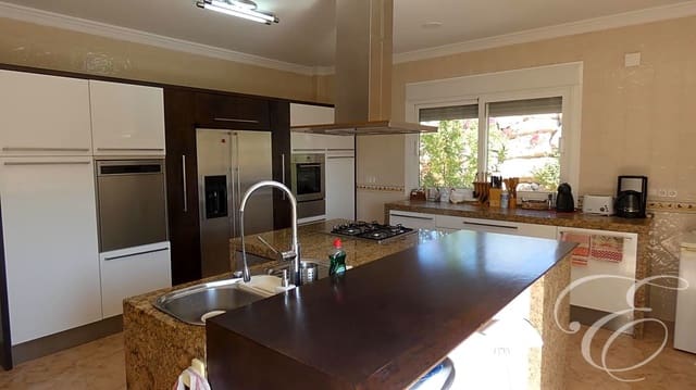 4 soverom Villa til salgs i Periana med svømmebasseng garasje - € 699 000 (Ref: 8068723)