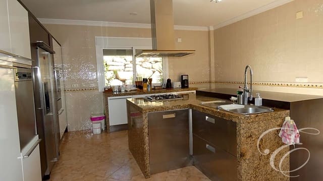 4 soverom Villa til salgs i Periana med svømmebasseng garasje - € 699 000 (Ref: 8068723)