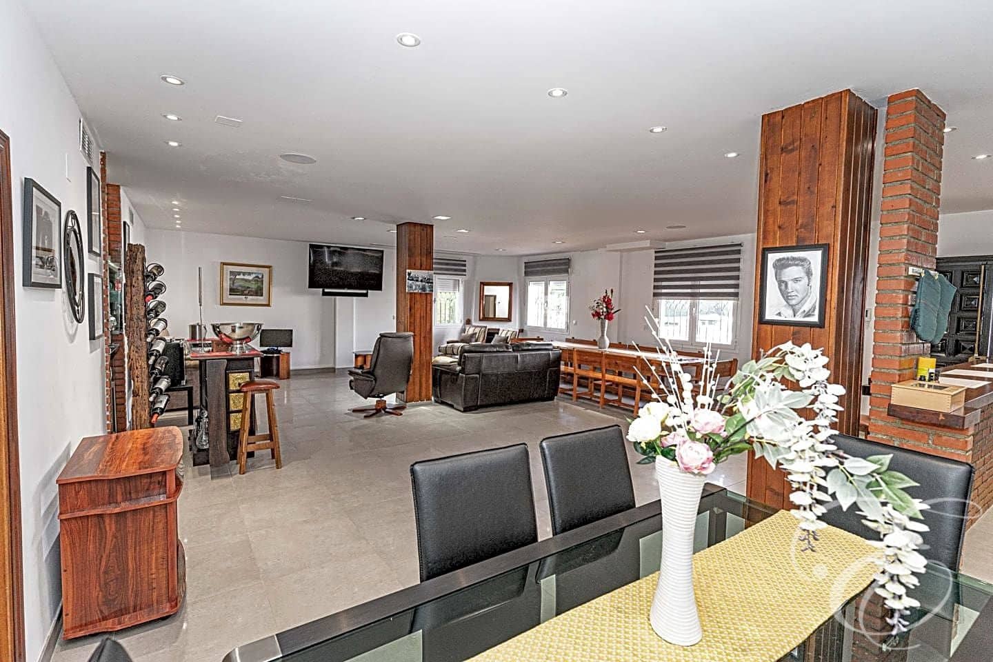 6 chambre Villa/Maison à vendre à Caleta de Velez avec piscine garage - 1 100 000 € (Ref: 8088844)