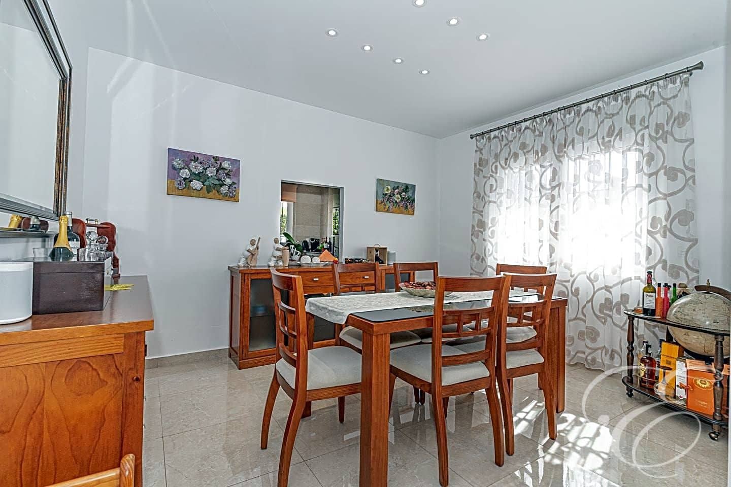 6 chambre Villa/Maison à vendre à Caleta de Velez avec piscine garage - 1 100 000 € (Ref: 8088844)