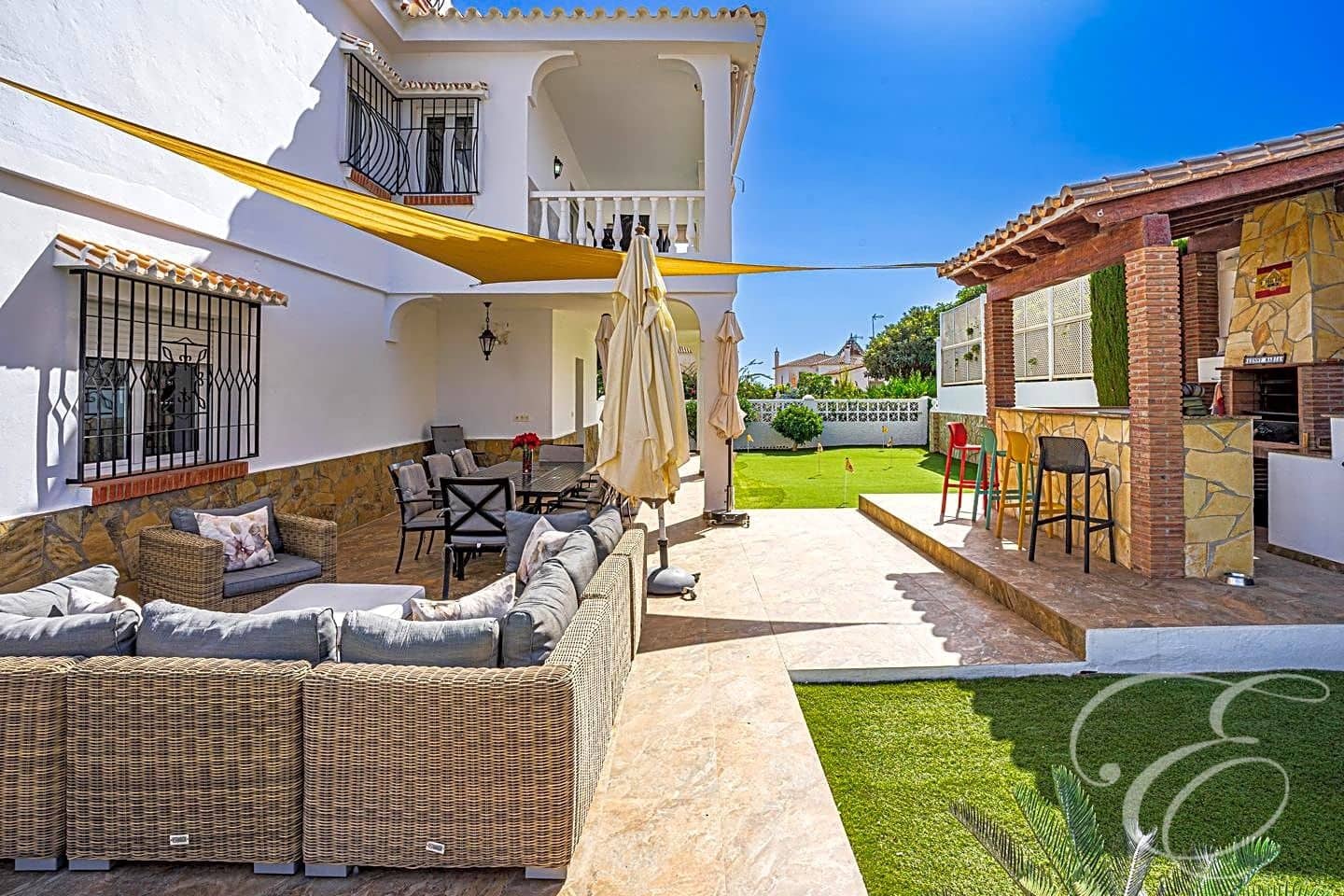 6 chambre Villa/Maison à vendre à Caleta de Velez avec piscine garage - 1 100 000 € (Ref: 8088844)
