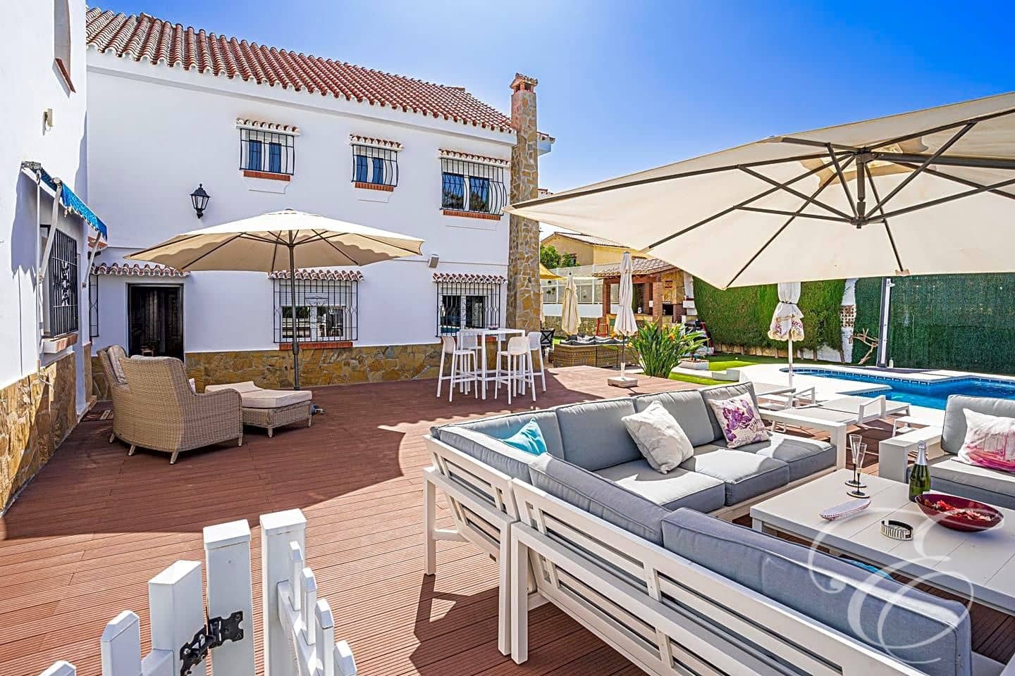 6 chambre Villa/Maison à vendre à Caleta de Velez avec piscine garage - 1 100 000 € (Ref: 8088844)