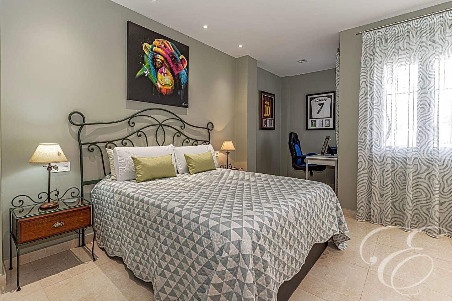 6 chambre Villa/Maison à vendre à Caleta de Velez avec piscine garage - 1 100 000 € (Ref: 8088844)