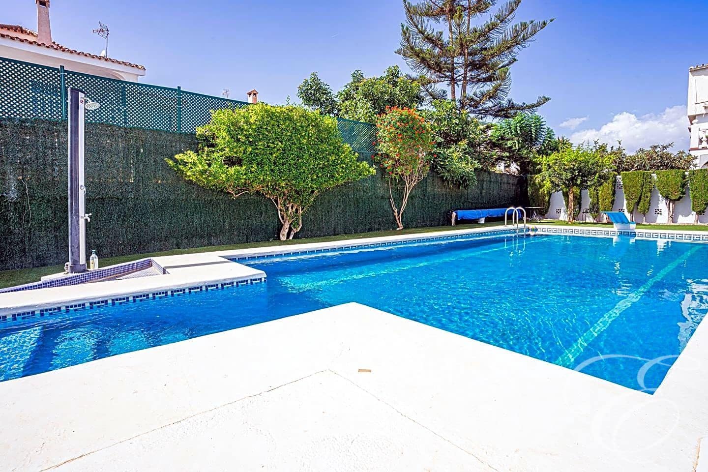 6 chambre Villa/Maison à vendre à Caleta de Velez avec piscine garage - 1 100 000 € (Ref: 8088844)