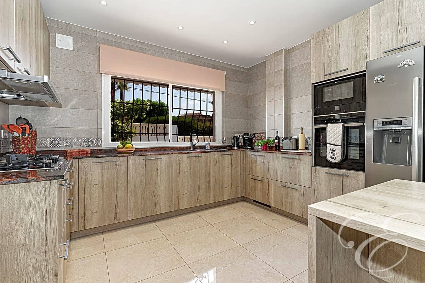 6 chambre Villa/Maison à vendre à Caleta de Velez avec piscine garage - 1 100 000 € (Ref: 8088844)