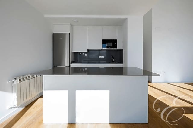 3 bedroom Flat for sale in Granada city with garage - € 487,000 (Ref: 8117344)