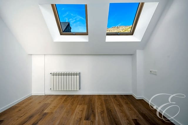 1 bedroom Flat for sale in Granada city with garage - € 171,000 (Ref: 8117346)