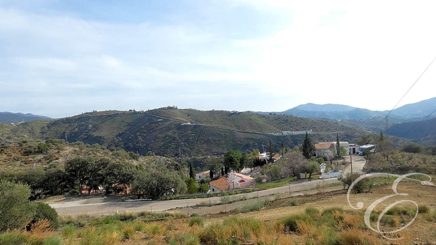 3 soverom Finca/Herregård til salgs i Sedella med svømmebasseng garasje - € 395 000 (Ref: 8119706)