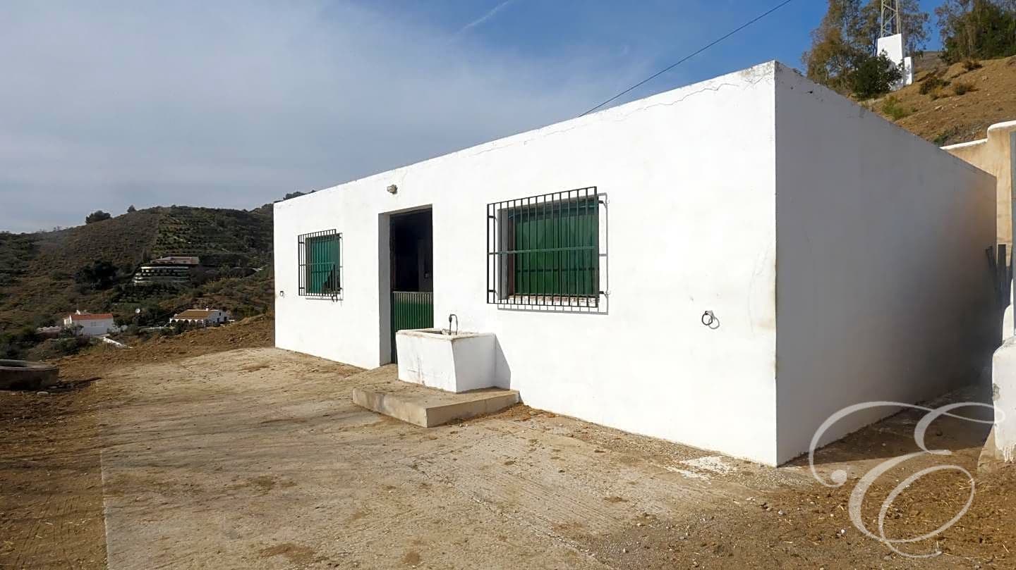 3 soverom Finca/Herregård til salgs i Sedella med svømmebasseng garasje - € 395 000 (Ref: 8119706)