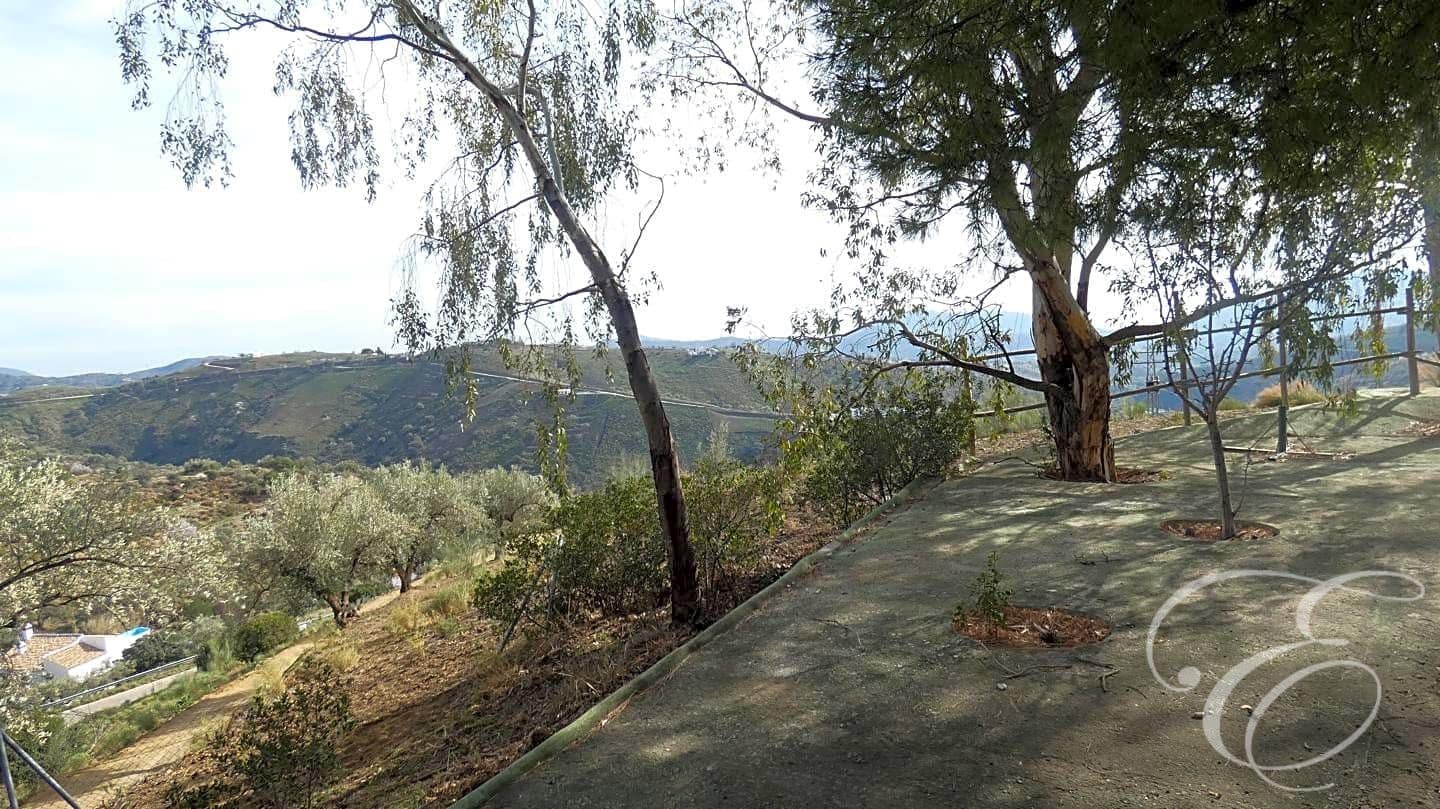 3 soverom Finca/Herregård til salgs i Sedella med svømmebasseng garasje - € 395 000 (Ref: 8119706)