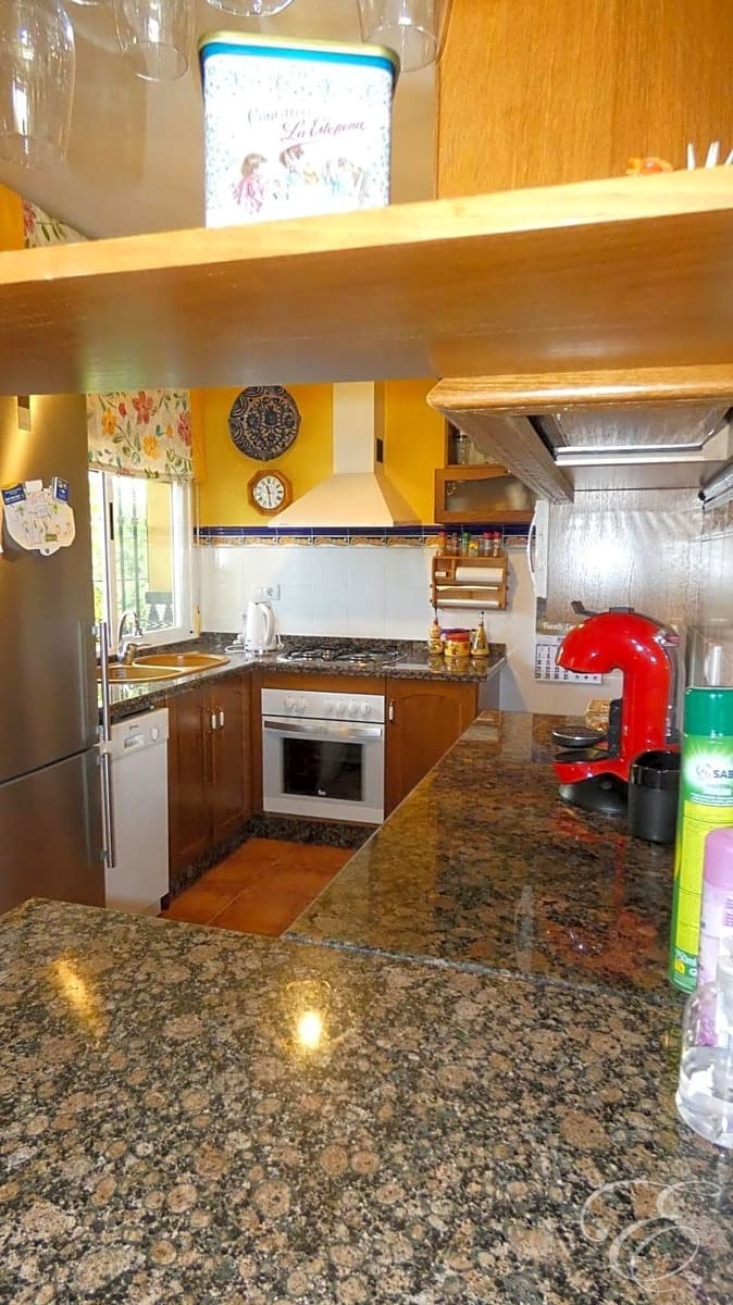 3 soveværelse Villa til salg i Villanueva del Trabuco med swimmingpool garage - € 315.000 (Ref: 8122828)