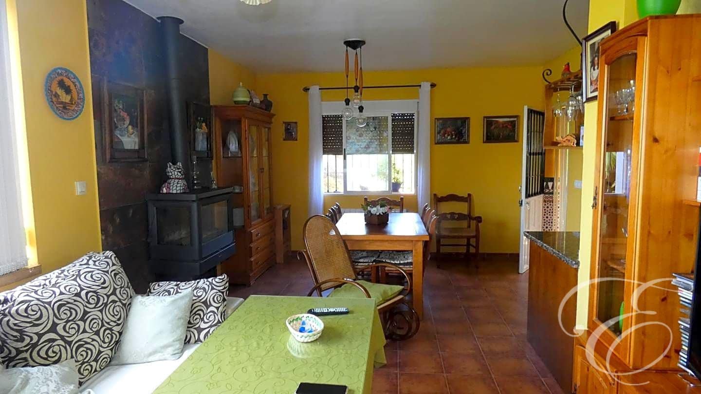 3 soveværelse Villa til salg i Villanueva del Trabuco med swimmingpool garage - € 315.000 (Ref: 8122828)