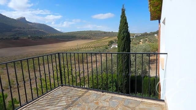 3 soverom Villa til salgs i Villanueva del Trabuco med svømmebasseng garasje - € 315 000 (Ref: 8122828)