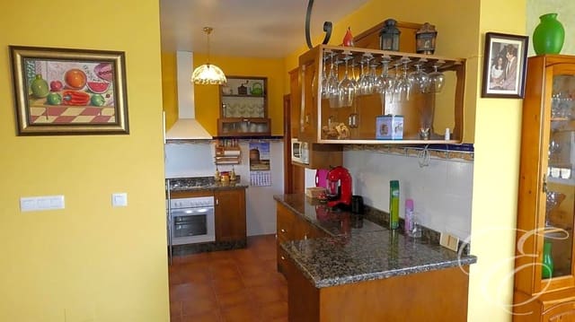 3 soverom Villa til salgs i Villanueva del Trabuco med svømmebasseng garasje - € 315 000 (Ref: 8122828)