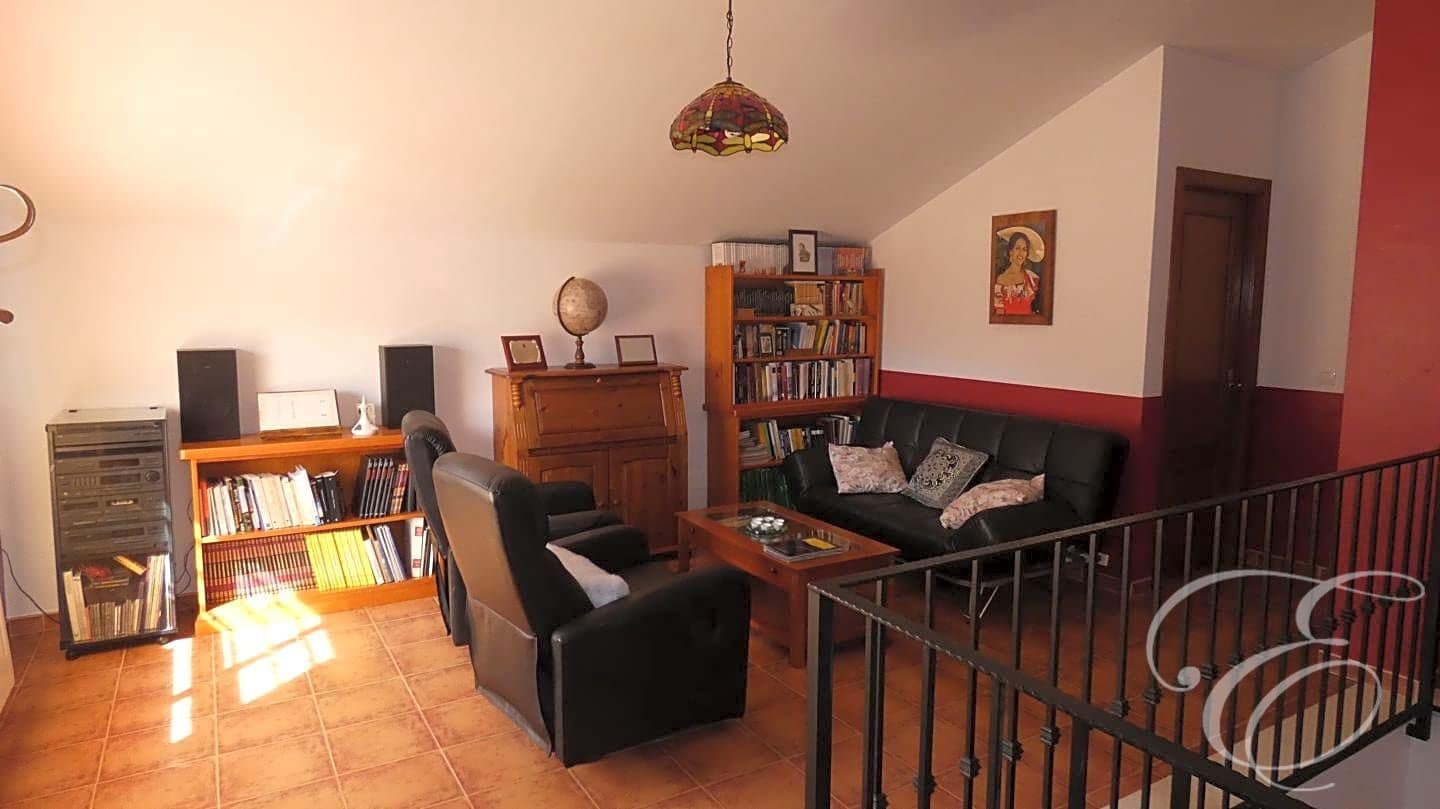 3 soveværelse Villa til salg i Villanueva del Trabuco med swimmingpool garage - € 315.000 (Ref: 8122828)