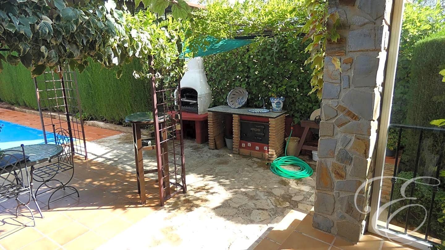 3 soveværelse Villa til salg i Villanueva del Trabuco med swimmingpool garage - € 315.000 (Ref: 8122828)