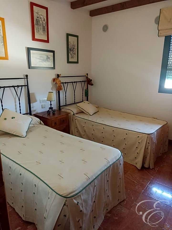 6 soveværelse Villa til salg i Vinuela med swimmingpool garage - € 980.000 (Ref: 8173715)