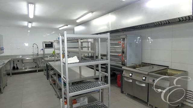 4 soveværelse Villa til salg i Moraleda de Zafayona med garage - € 930.000 (Ref: 8264227)