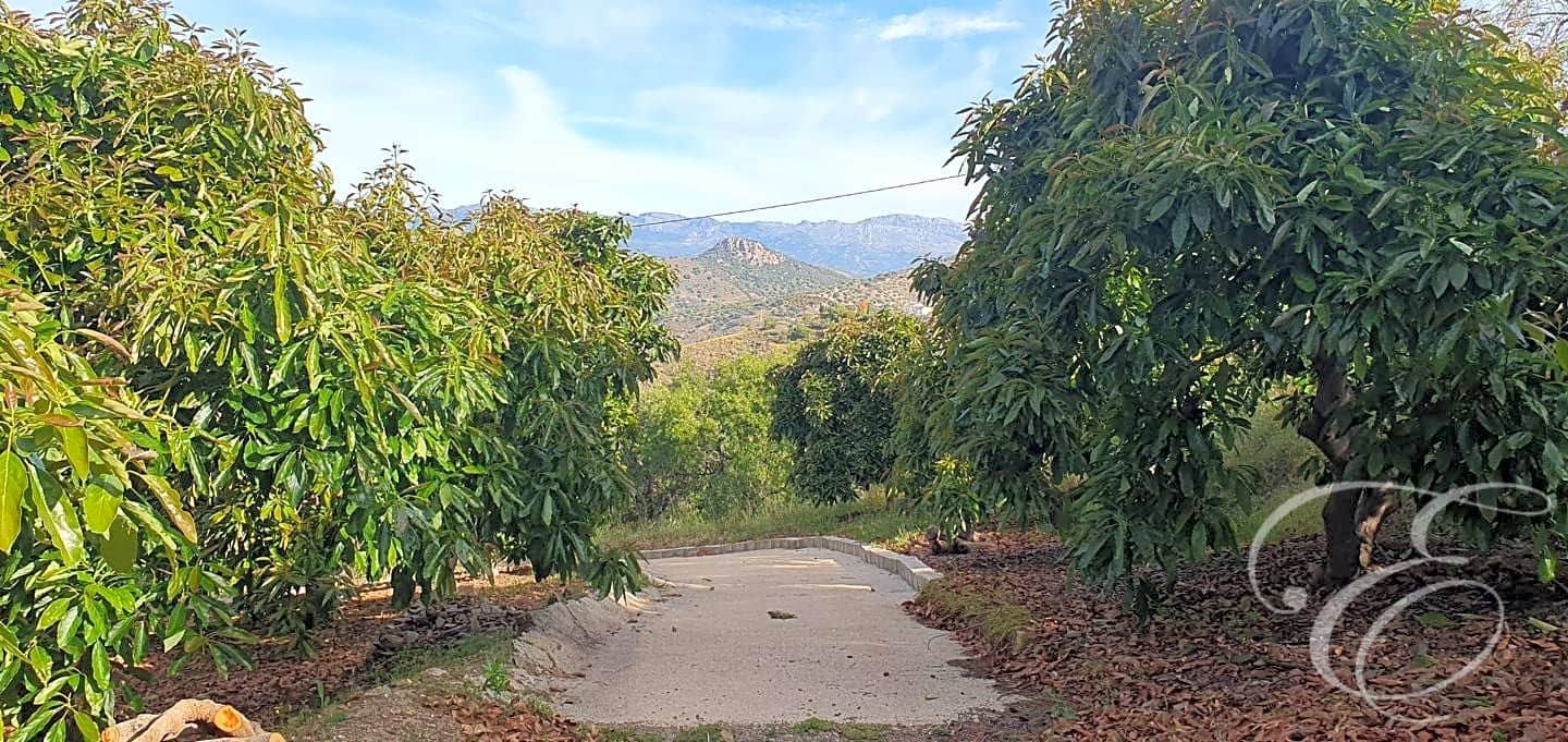 2 soveværelse Finca/Landehus til salg i Benamargosa med garage - € 180.000 (Ref: 8273545)