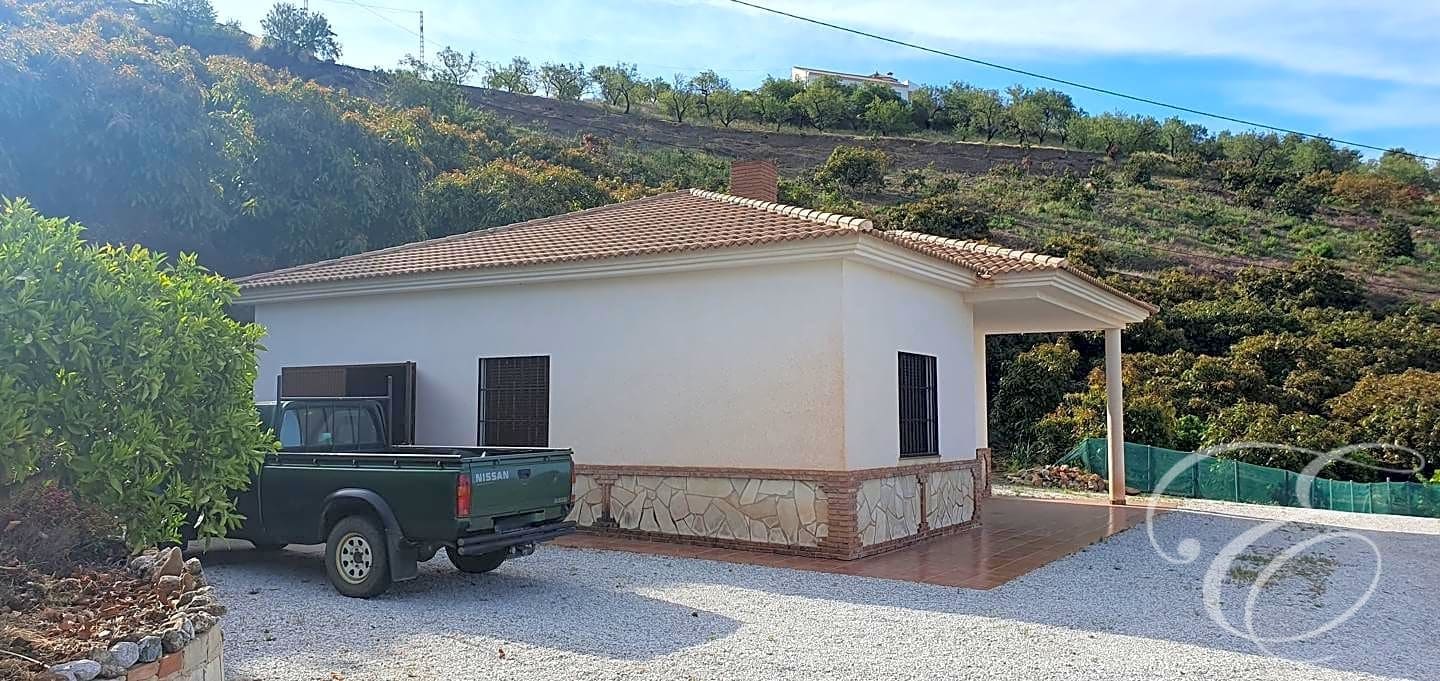 2 soveværelse Finca/Landehus til salg i Benamargosa med garage - € 180.000 (Ref: 8273545)