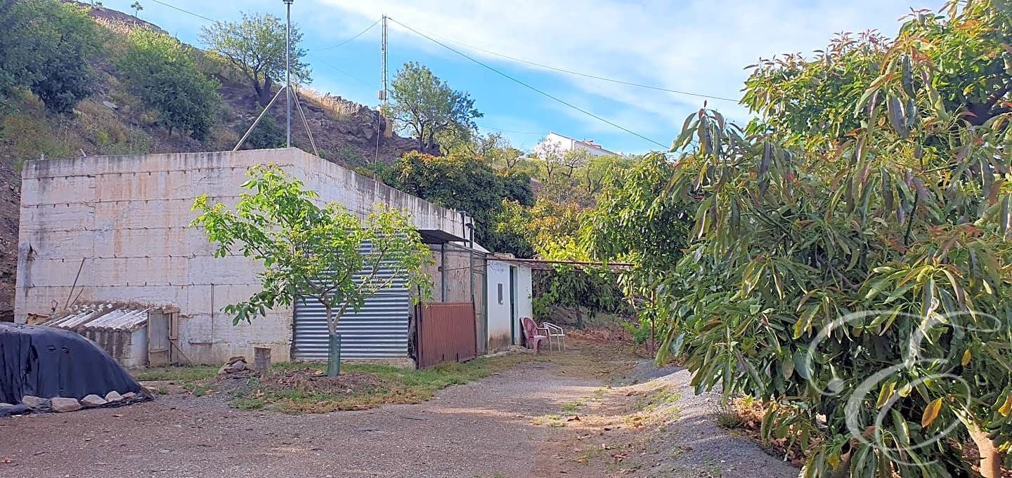 2 soveværelse Finca/Landehus til salg i Benamargosa med garage - € 180.000 (Ref: 8273545)