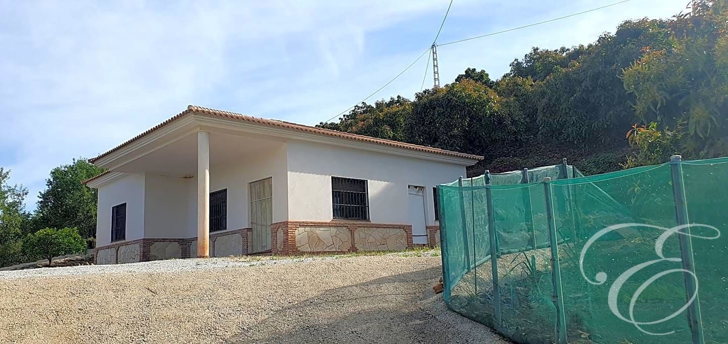 2 soveværelse Finca/Landehus til salg i Benamargosa med garage - € 180.000 (Ref: 8273545)