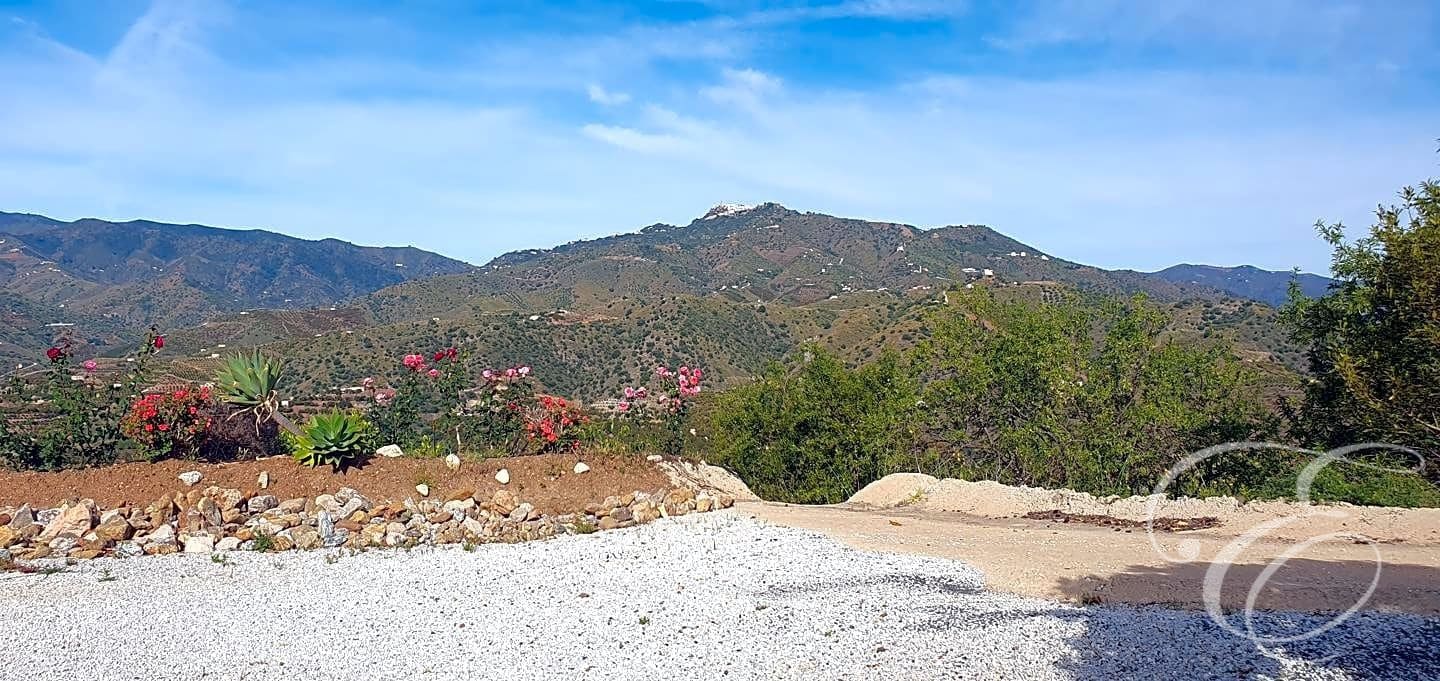 2 soveværelse Finca/Landehus til salg i Benamargosa med garage - € 180.000 (Ref: 8273545)