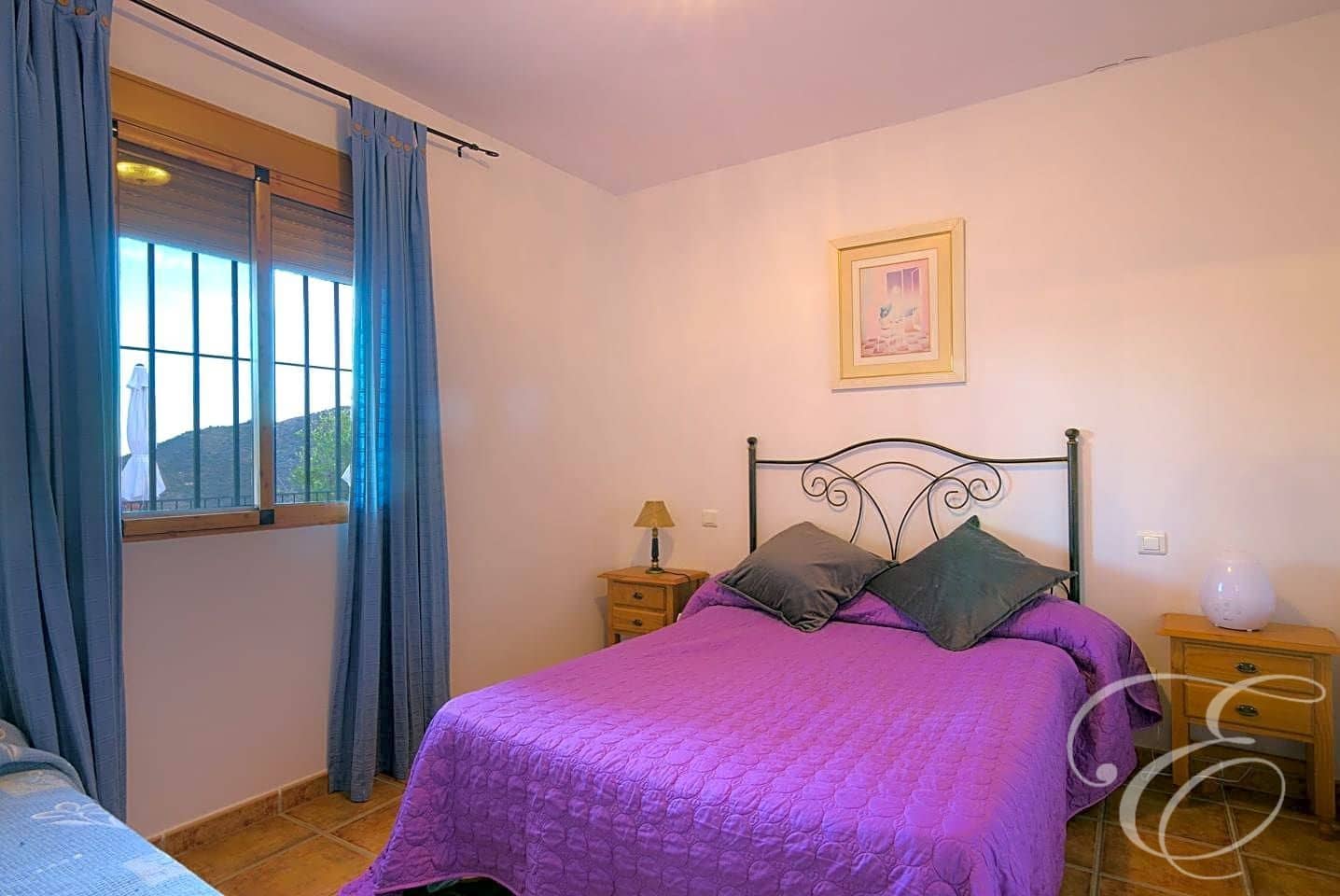 4 soveværelse Finca/Landehus til salg i Comares med swimmingpool garage - € 260.000 (Ref: 8293234)