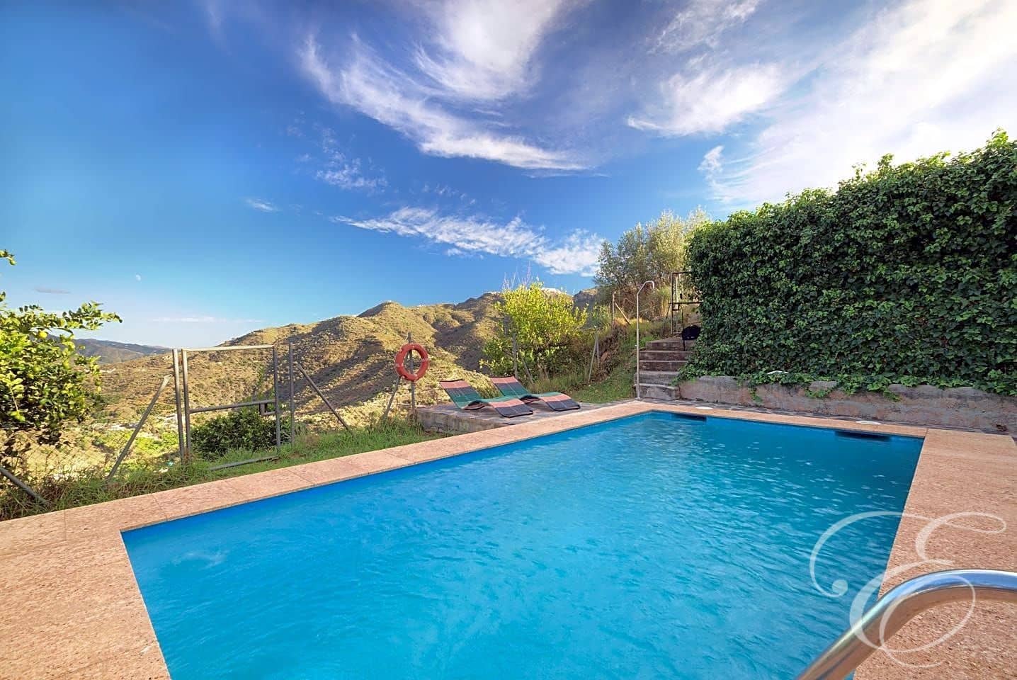 4 soveværelse Finca/Landehus til salg i Comares med swimmingpool garage - € 260.000 (Ref: 8293234)