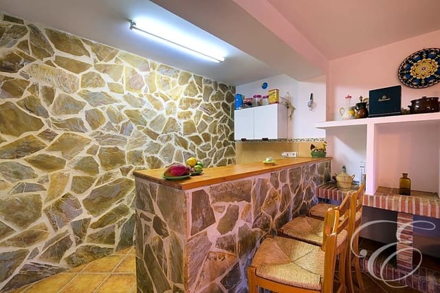 4 chambre Finca/Maison de Campagne à vendre à Comares avec piscine garage - 260 000 € (Ref: 8293234)