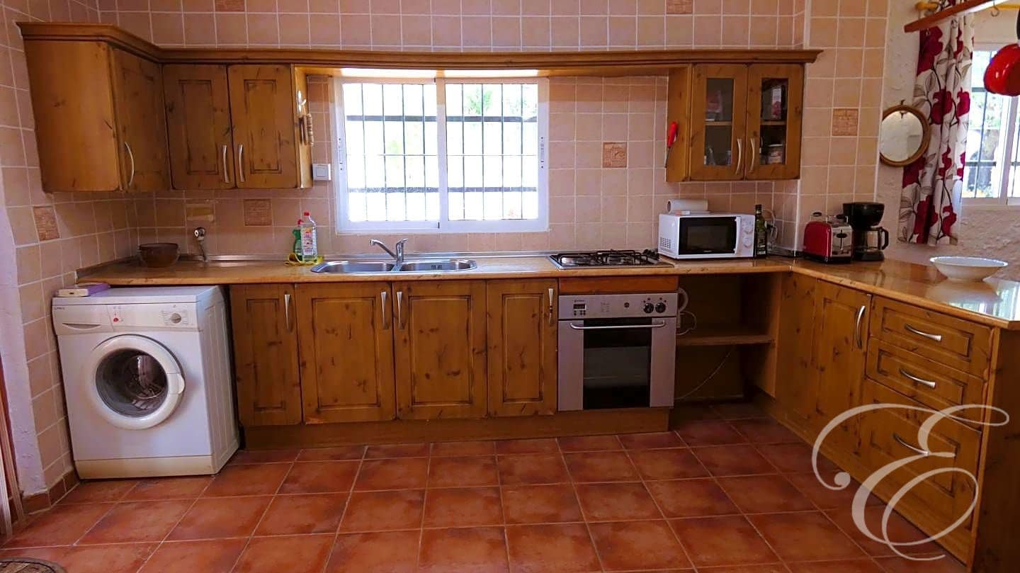 3 soveværelse Villa til salg i Benamargosa med swimmingpool garage - € 225.000 (Ref: 8312003)