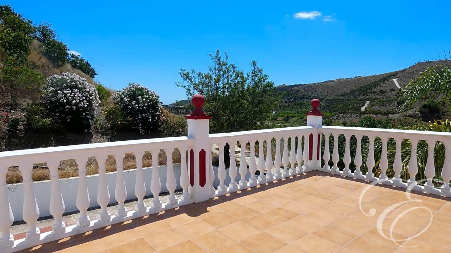 3 soveværelse Villa til salg i Benamargosa med swimmingpool garage - € 225.000 (Ref: 8312003)