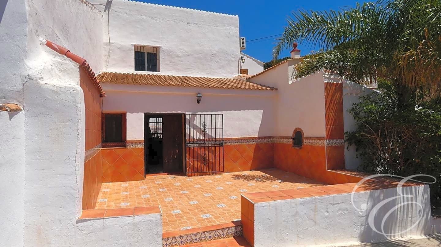 3 soveværelse Villa til salg i Benamargosa med swimmingpool garage - € 225.000 (Ref: 8312003)