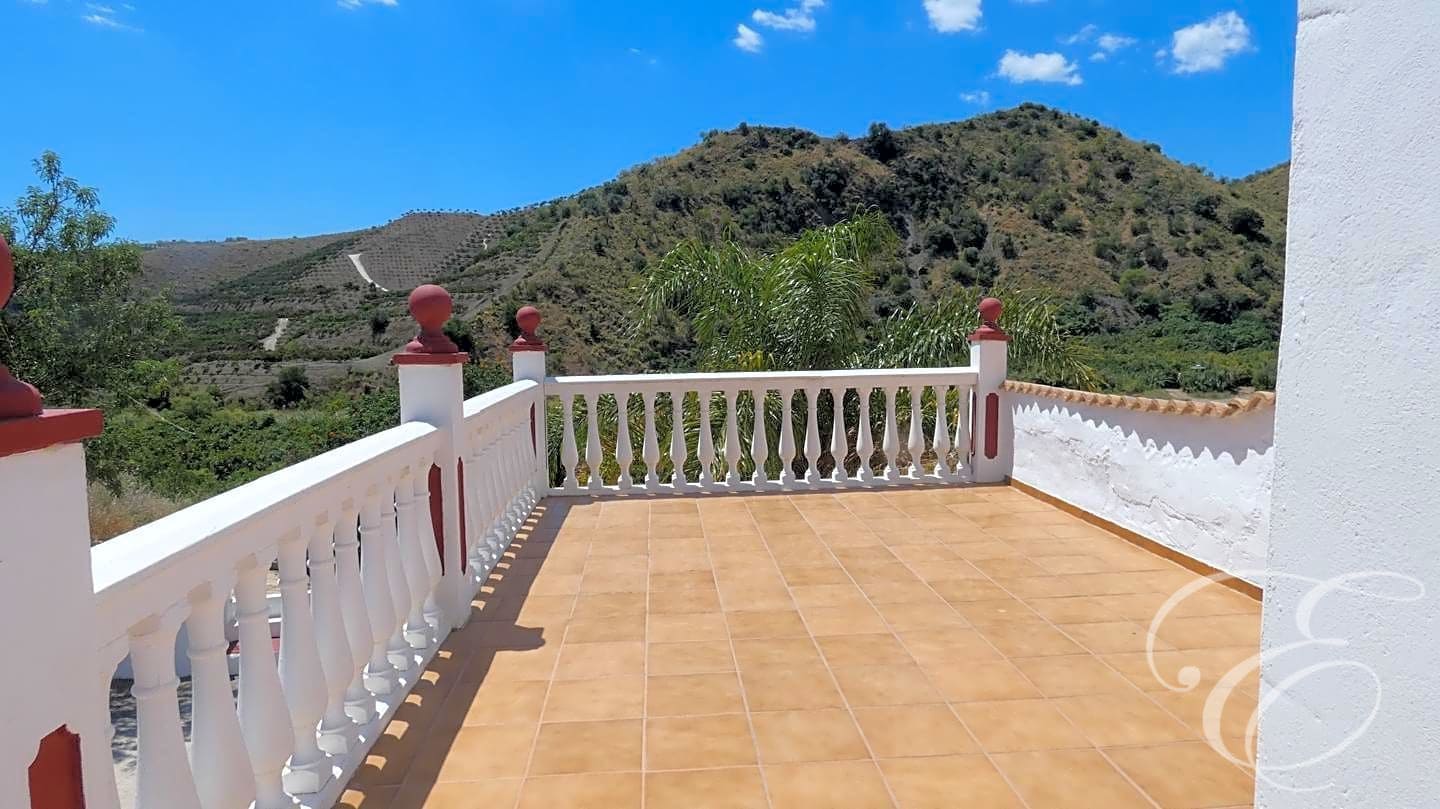 3 soveværelse Villa til salg i Benamargosa med swimmingpool garage - € 225.000 (Ref: 8312003)