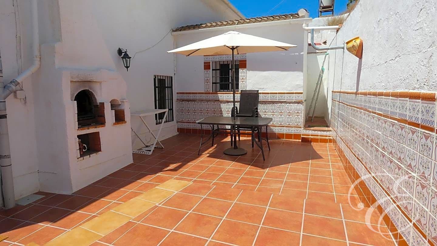 3 soveværelse Villa til salg i Benamargosa med swimmingpool garage - € 225.000 (Ref: 8312003)