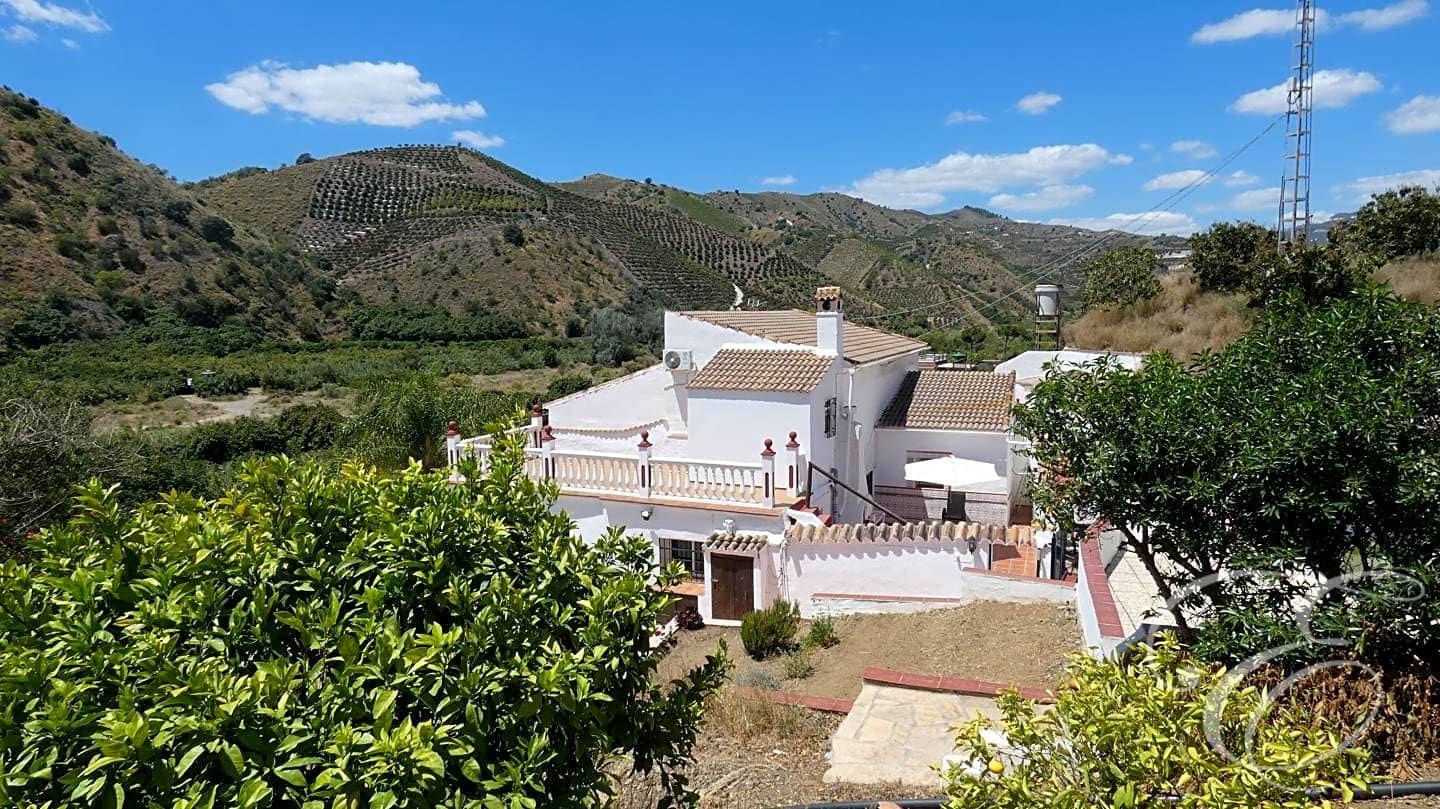 3 soveværelse Villa til salg i Benamargosa med swimmingpool garage - € 225.000 (Ref: 8312003)