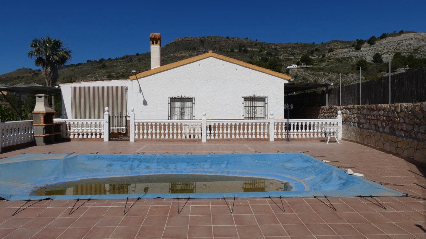 2 soveværelse Finca/Landehus til salg i Velez de Benaudalla med swimmingpool - € 230.000 (Ref: 8317038)