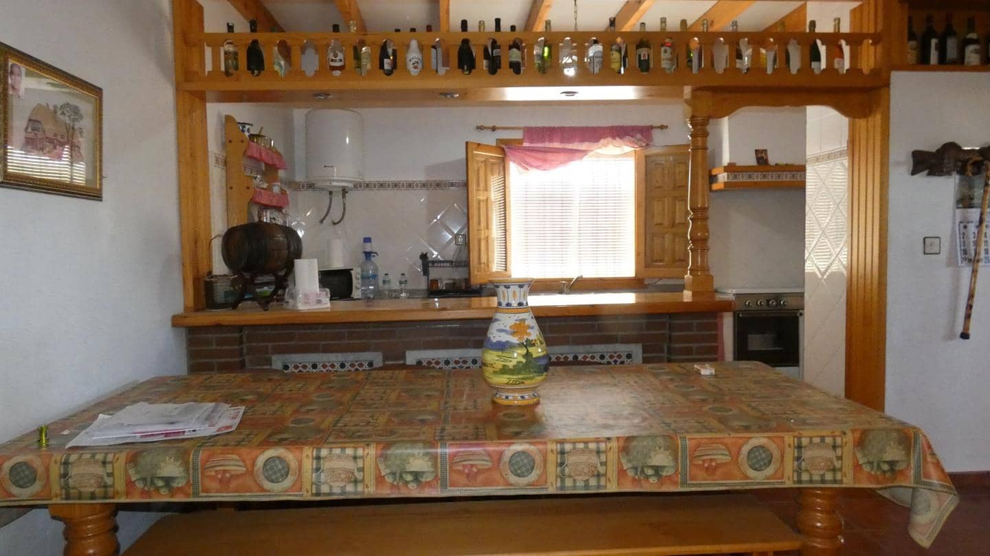 2 soveværelse Finca/Landehus til salg i Velez de Benaudalla med swimmingpool - € 230.000 (Ref: 8317038)