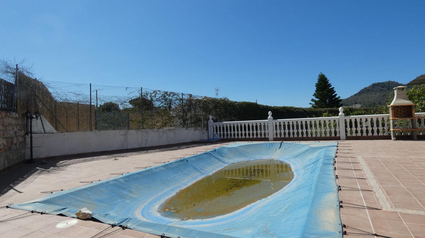 2 soveværelse Finca/Landehus til salg i Velez de Benaudalla med swimmingpool - € 230.000 (Ref: 8317038)