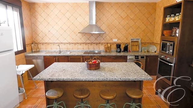 7 soverom Finca/Herregård til salgs i Villanueva del Trabuco med svømmebasseng garasje - € 498 000 (Ref: 8325064)